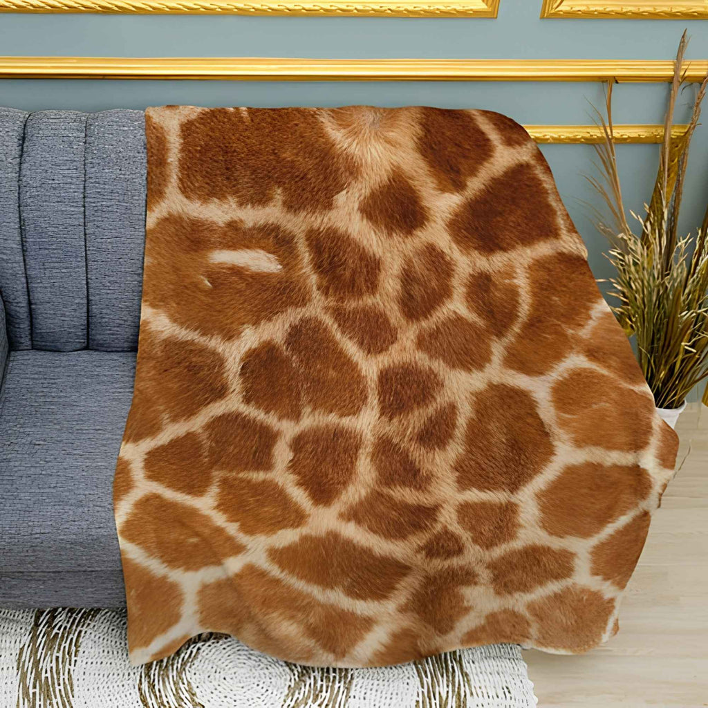 Classic Giraffe Spot Pattern Print Plush Fleece Throw Blanket