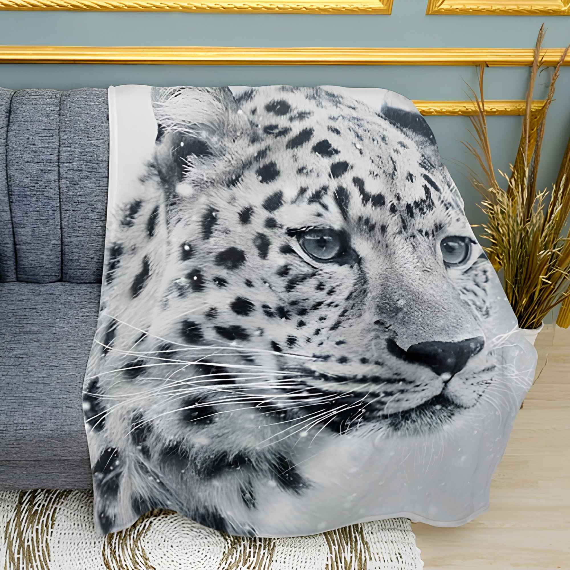 Snow Leopard Animal Print Plush Fleece Throw Blanket
